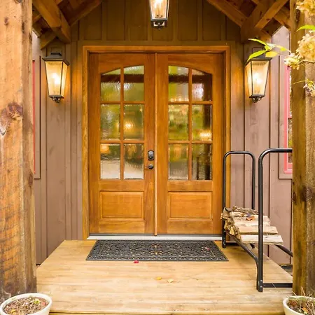 New Listing! The Laurel Mountain Chalet
